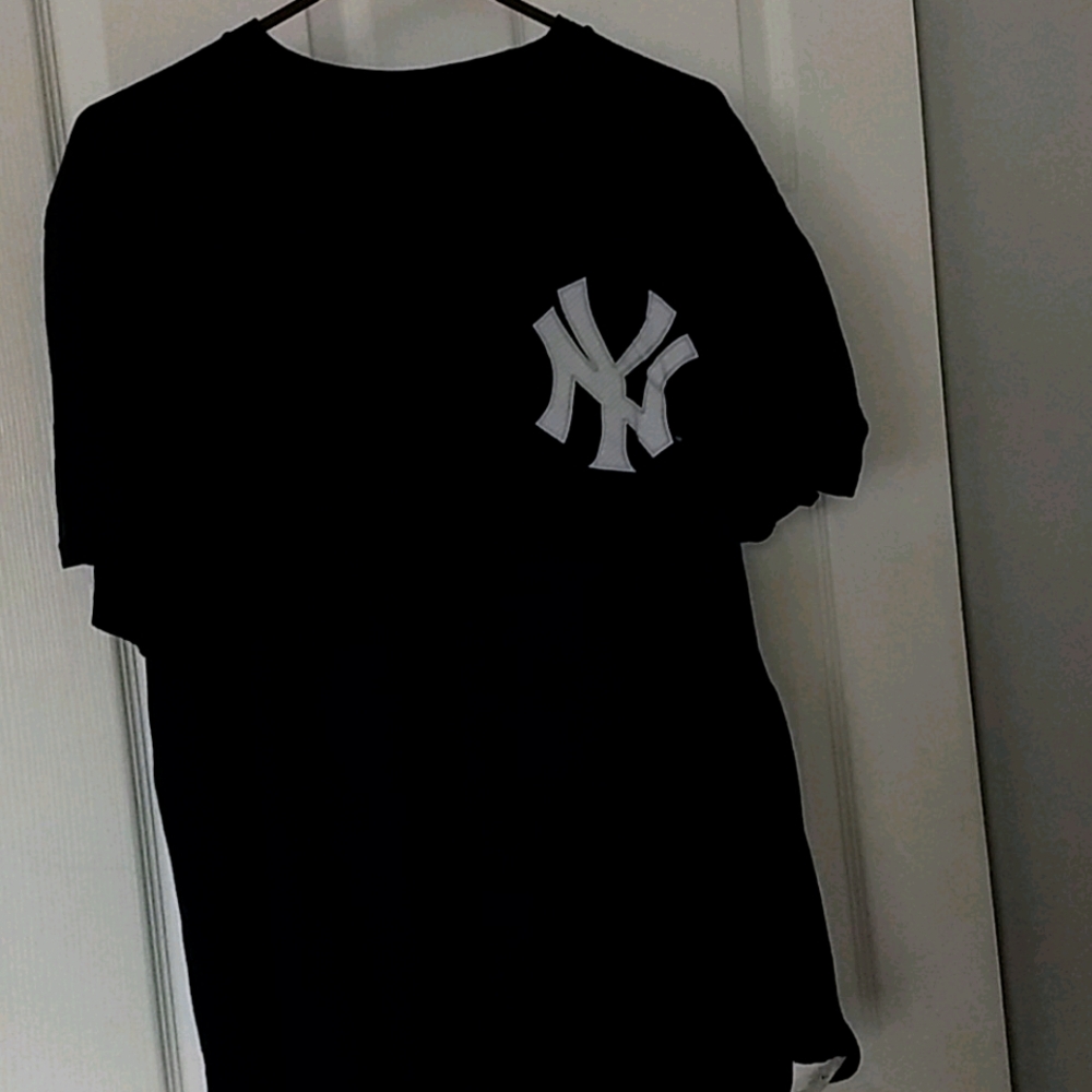 Tee shirt